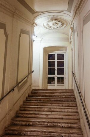 Spanish Steps Regal Penthouse - Photo3