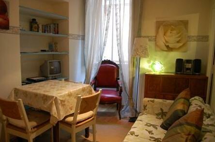 The Comfort Stay at The Spanish Steps - Photo4