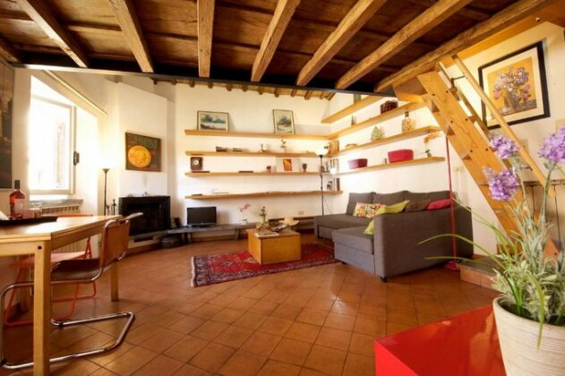 Trastevere Charming Penthouse Rome - Photo4