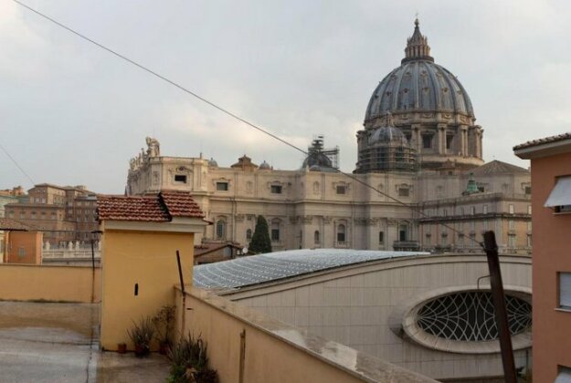 Under Saint Peter's Dome - Photo2