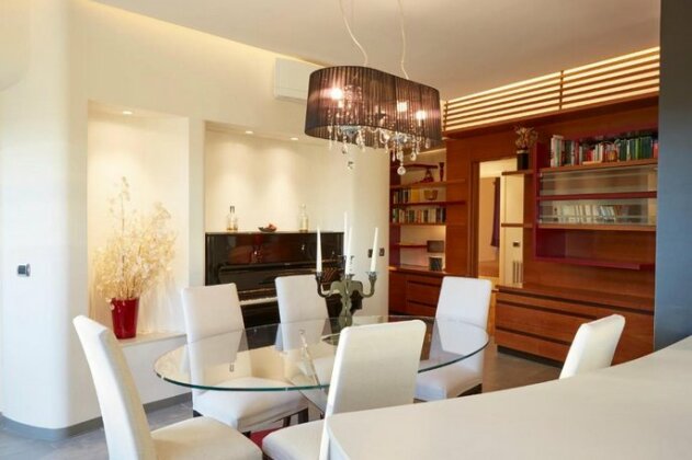 Vatican Luxury Penthouse with Terrace - Photo2