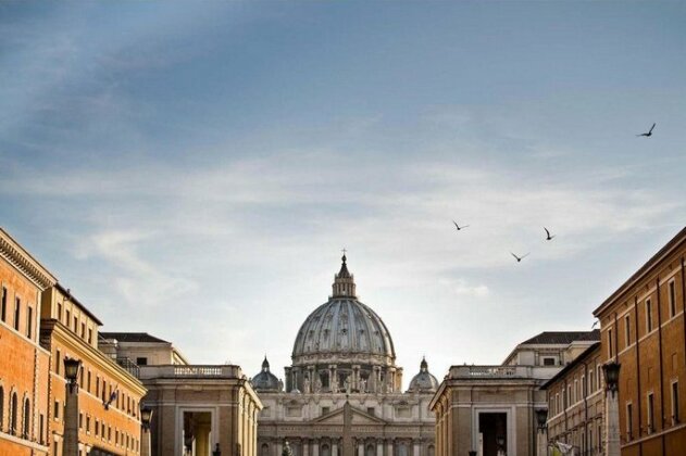 Vatican Room Rental - Photo2