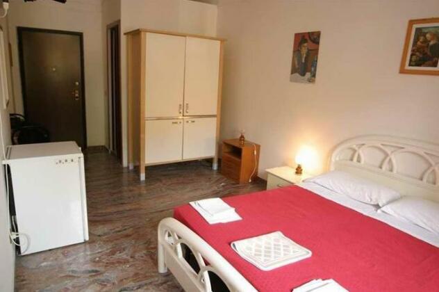 Vatican Rooms Guest House - Photo3