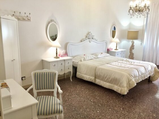 Vatican Suites Accommodation - Photo2