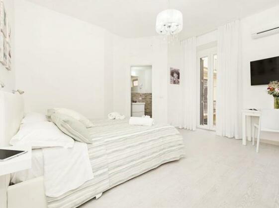 White Flat Termini - Photo5