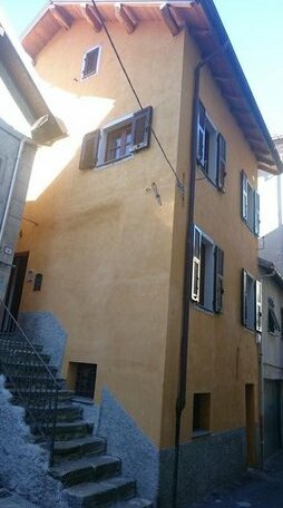 Casa Adriana Rossiglione