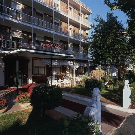 Hotel Farnese Salsomaggiore Terme - Photo2