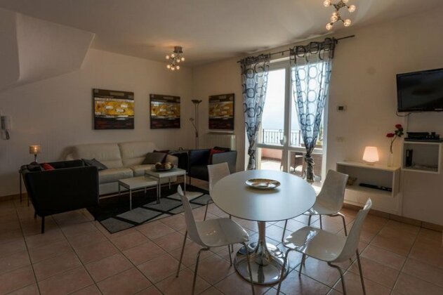 Casa Mastena Vista Lago - Photo2