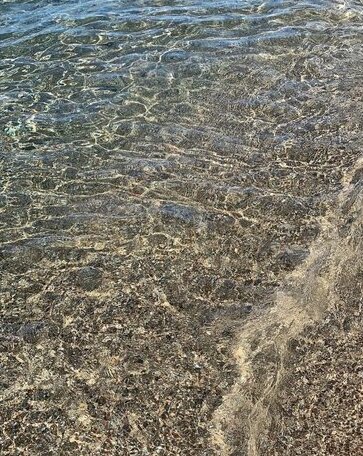 So close to the sea - Photo3