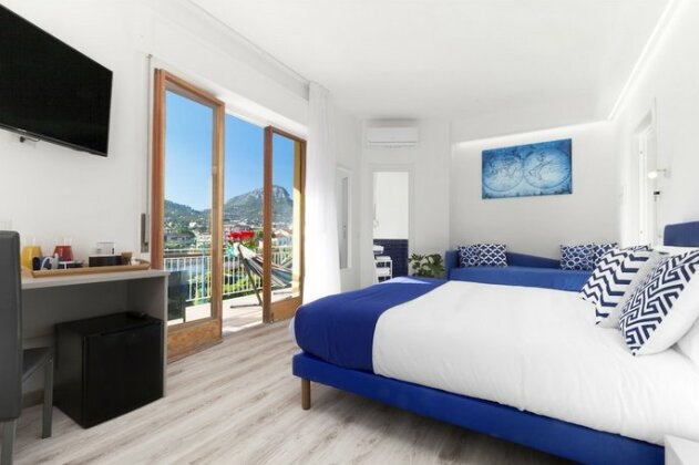 Sirocco Suites - Photo2