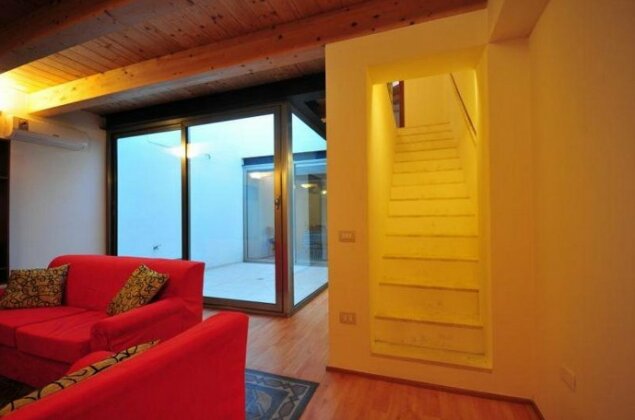 B&B Is Solus - Photo2