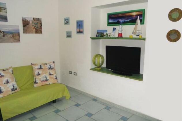 The Blue Lighthouse - Photo3