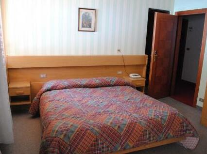 Monaco Sport Hotel - Photo4