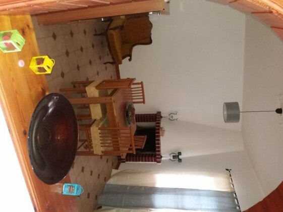  Photo 1