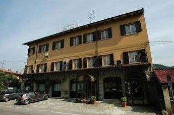 Hotel Ristorante Tre Galletti - Photo2