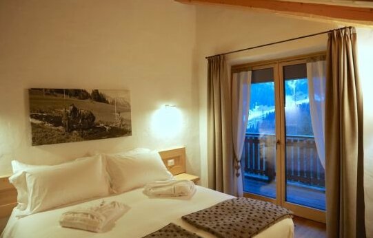 Hotel The Originals Borgo Eibn Mountain Lodge - Photo2