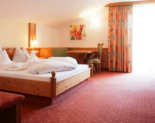 Baumgartner's Blumenhotel Schenna - Photo2