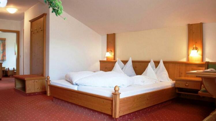 Baumgartner's Blumenhotel Schenna - Photo3