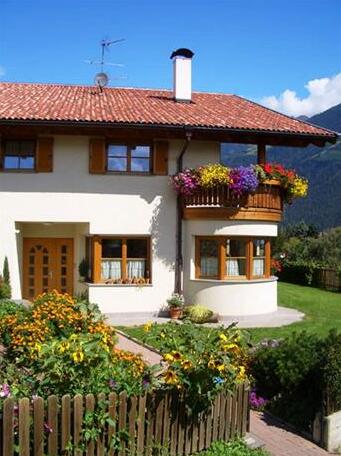 Baumgartner's Blumenhotel Schenna - Photo4