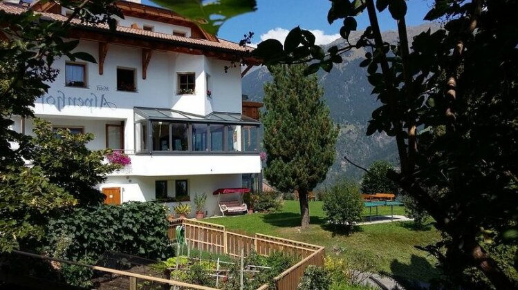 Hotel Garni Alpenhof Schenna - Photo5