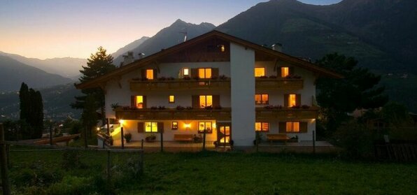 Hotel Garni Alpenhof Schenna
