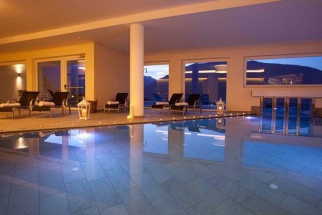 Hotel Mitterplatt Schenna Resort - Photo2