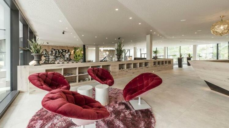 Hotel Rosengarten Schenna Resort - Photo3