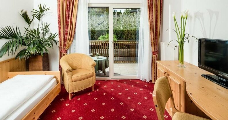Hotel Tyrol Schenna - Photo3