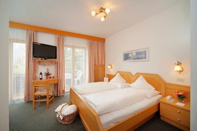 Pensione Etschblick Schenna Resort - Photo5