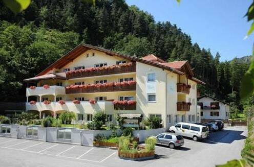 Saldur Small Active Hotel