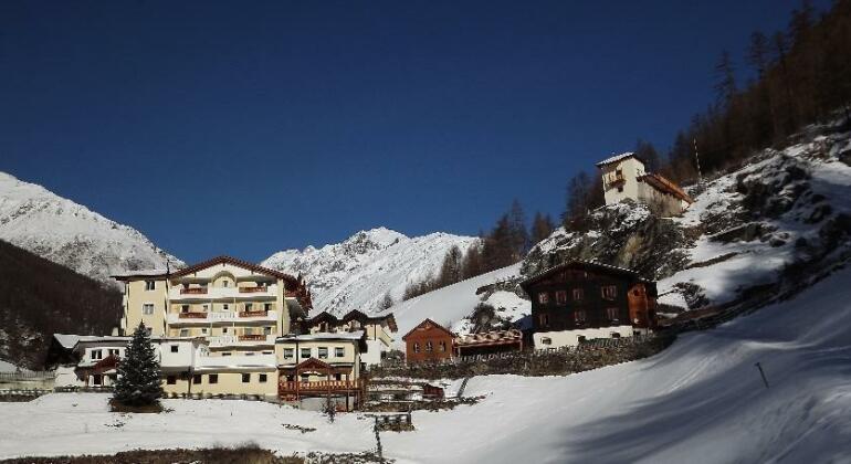 Tonzhaus Hotel - Photo2