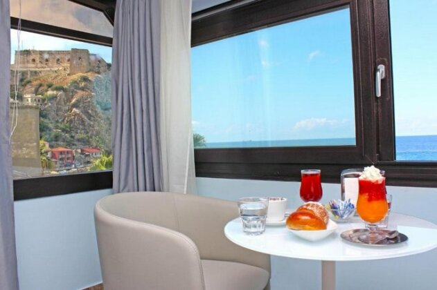 BB Oasis Scilla - Photo2