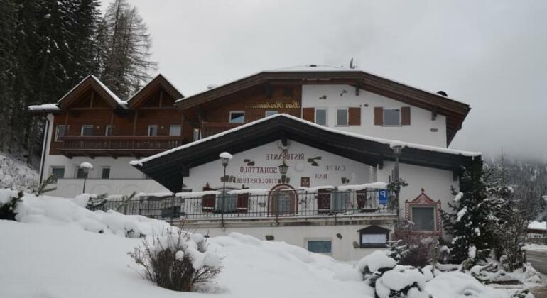 Hotel Scoiattolo Selva Di Val Gardena - Photo2