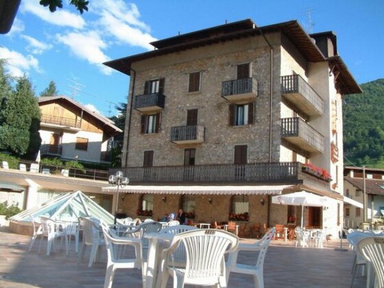 Hotel Carrara Serina - Photo2