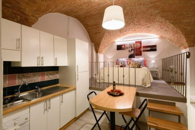 Bricks ceiling suite next to Duomo and Campo - Photo2