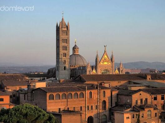 Live Siena from the very top - Photo2