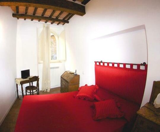 Lorenzini Rooms 1 - Photo2