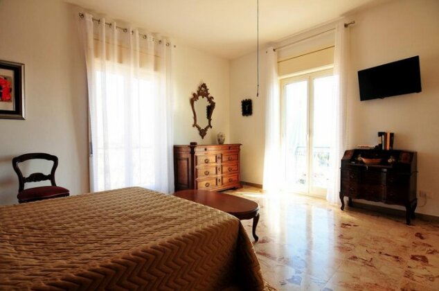 St Lucia Suites & Apartments - Photo5