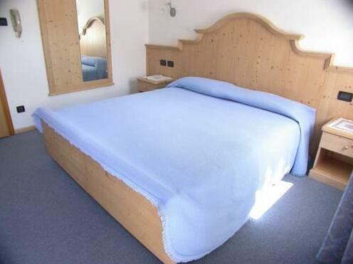Garni Aurora Bed and Breakfast - Photo4