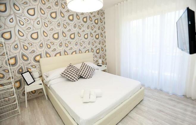 Flower Suites Sorrento - Photo2