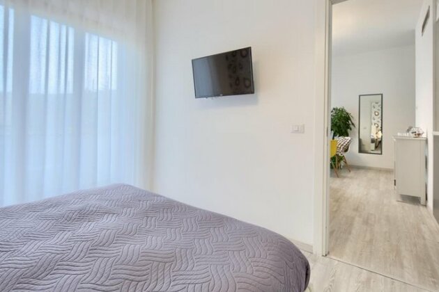 Flower Suites Sorrento - Photo4