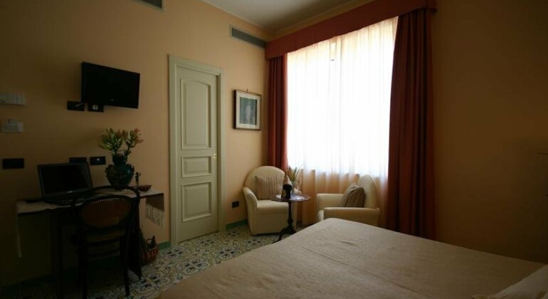 Sorrento Inn Guesthouse - Photo2