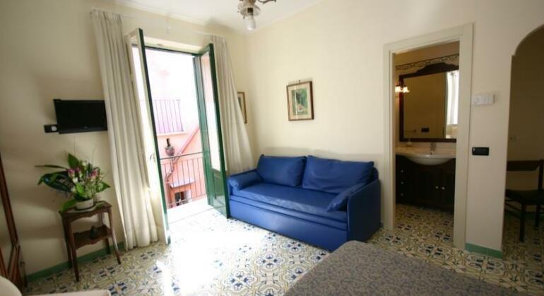 Sorrento Inn Guesthouse - Photo4