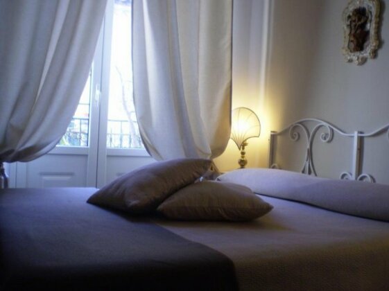 Apartment Degli Artisti - Photo2