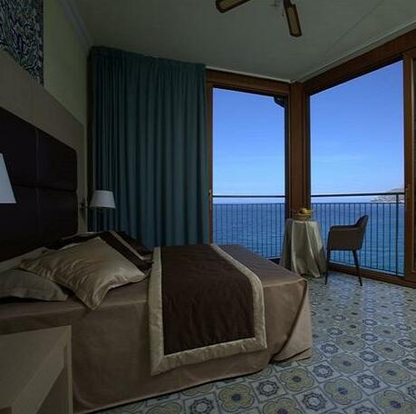 Borromeo Resort
