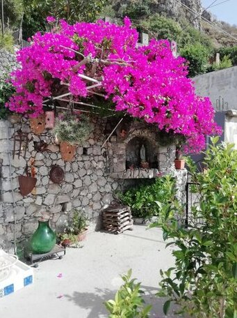 Johnny and Mary's house - Photo3