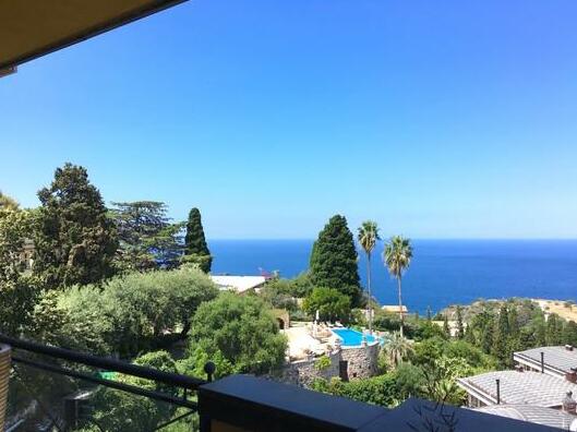 PANORAMIC RESIDENCE with Pool & View - Photo4