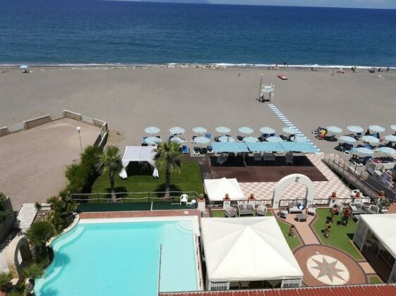 Hotel Il Gabbiano Beach - Photo2