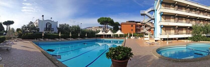 Hotel River Palace Terracina - Photo2