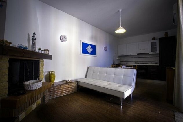  Photo 3